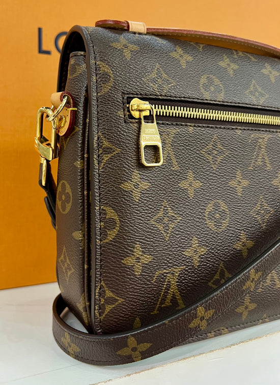 Metis Pochette Monogram