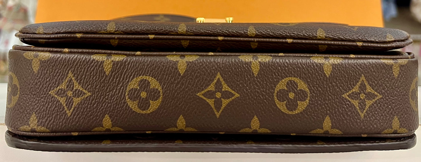 Metis Pochette Monogram