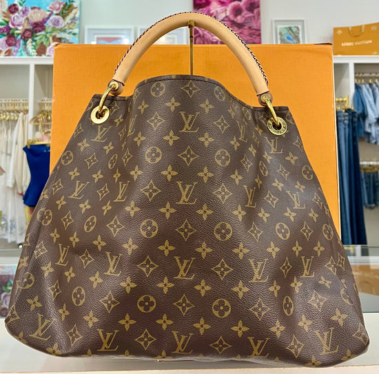 Artsy MM Monogram