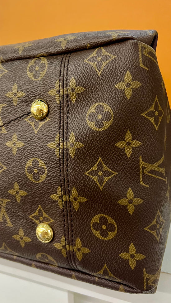 Artsy MM Monogram