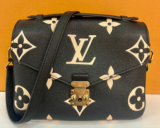 Metis Pochette Large Logo