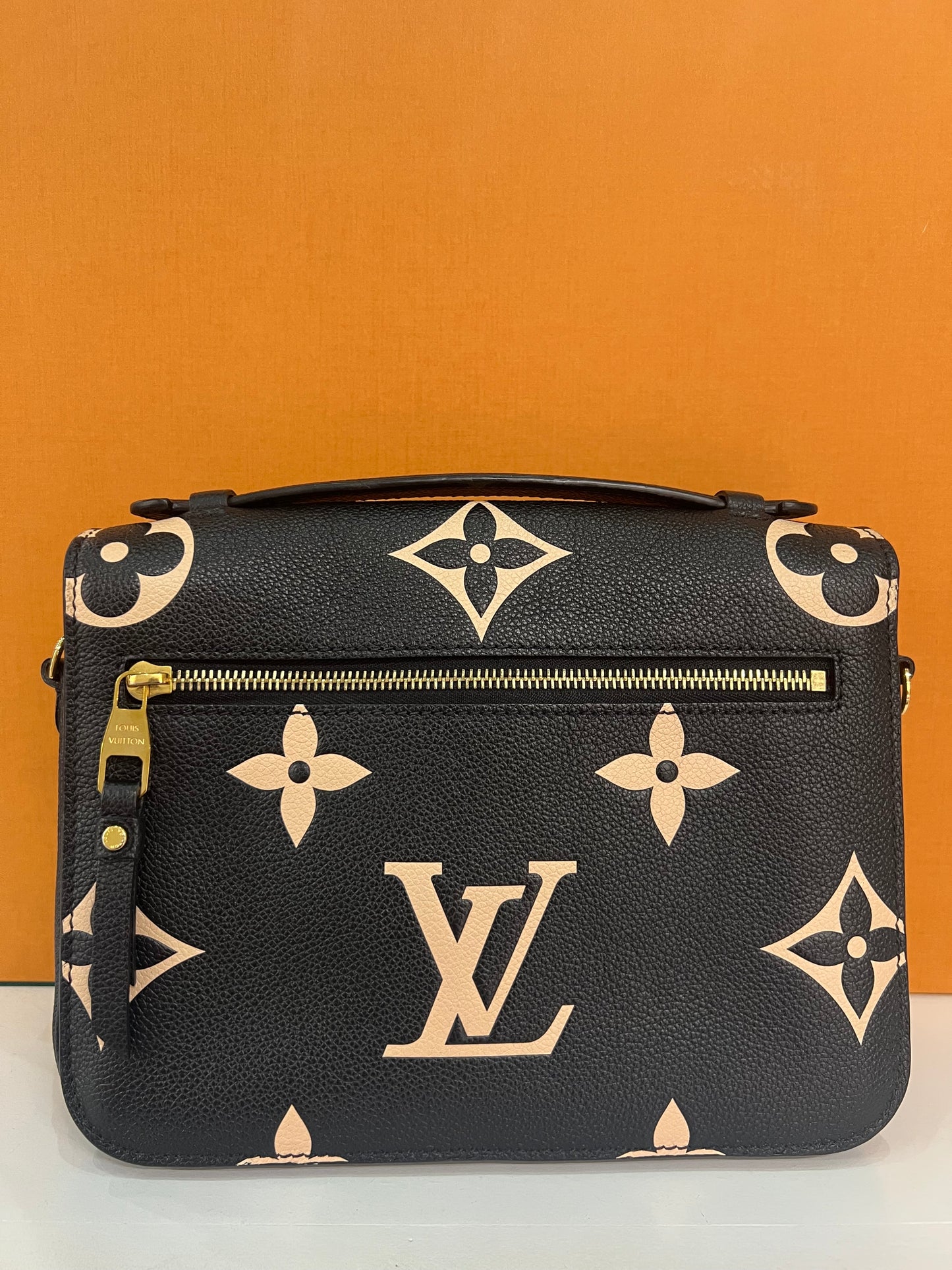Metis Pochette Large Logo