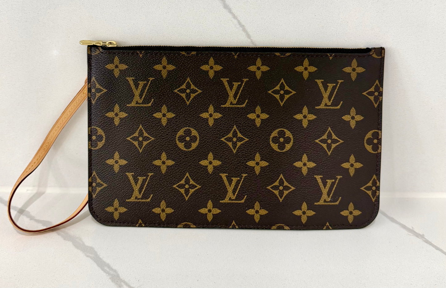 Wristlet Monogram/Tan