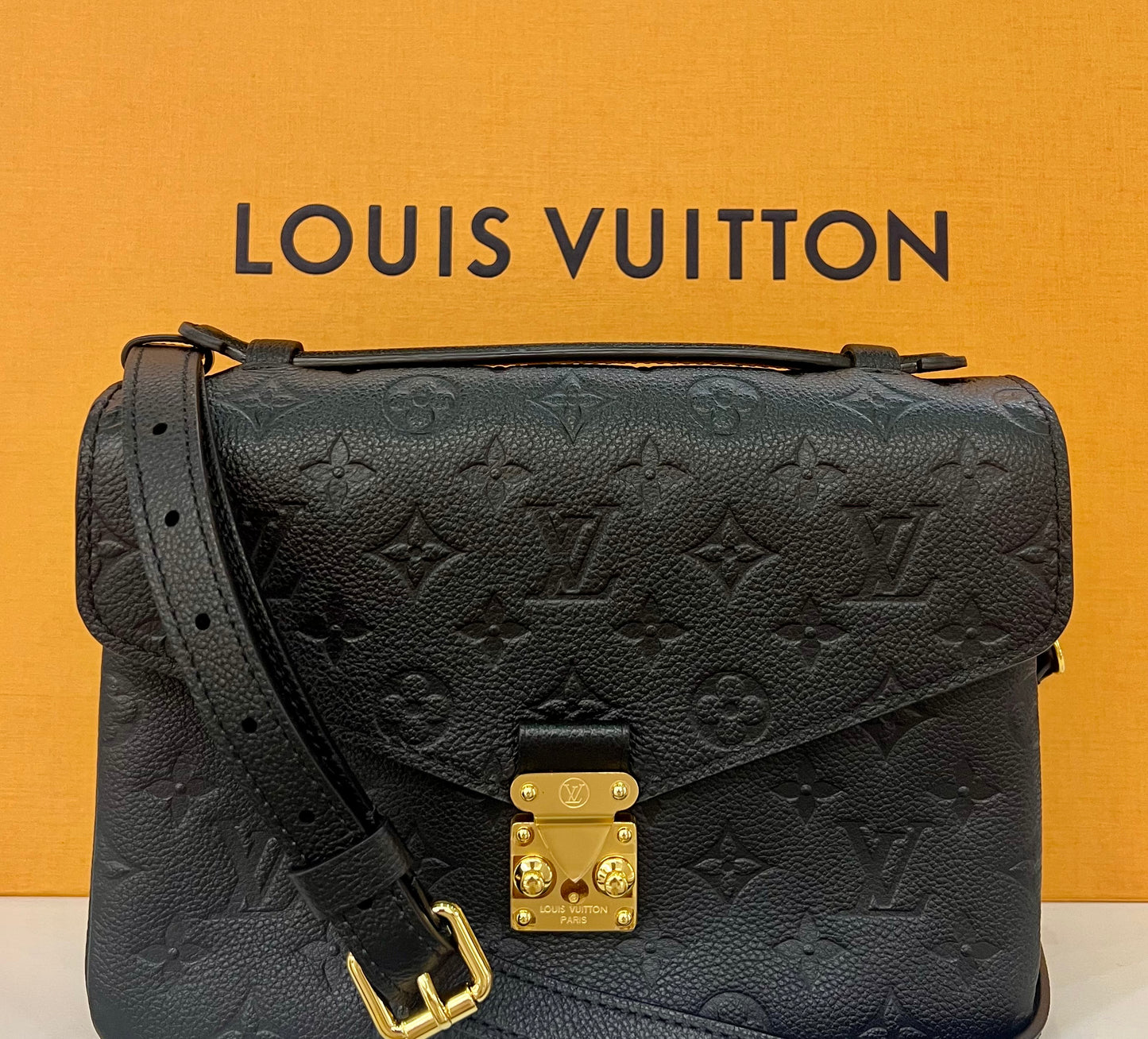 Metis Pochette Black Empreinte