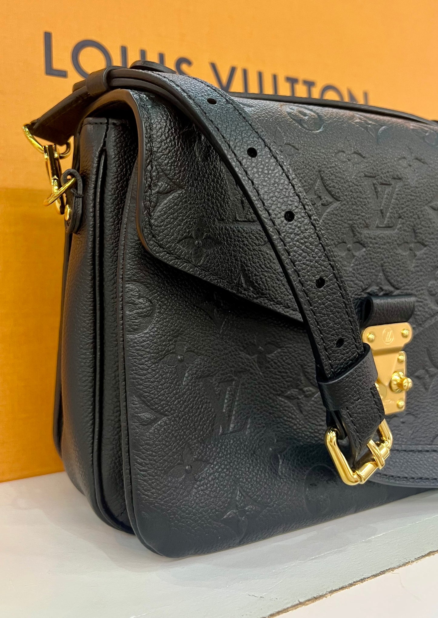 Metis Pochette Black Empreinte