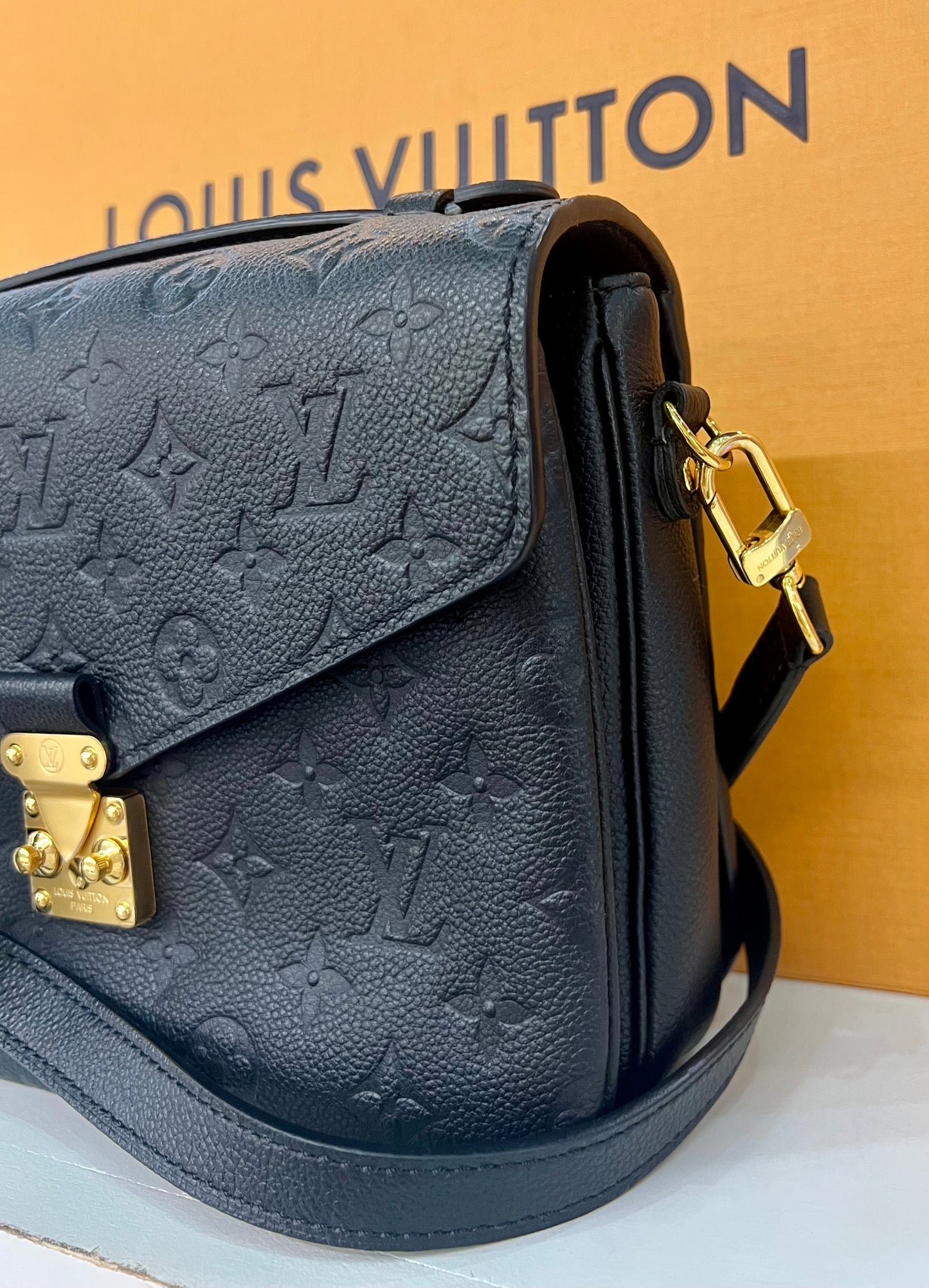 Metis Pochette Black Empreinte