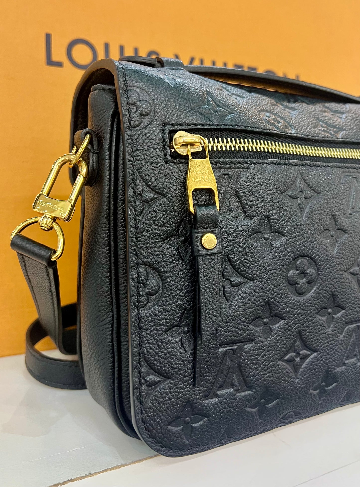 Metis Pochette Black Empreinte