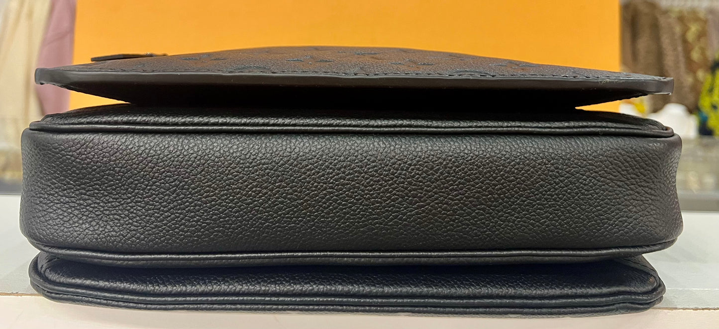 Metis Pochette Black Empreinte