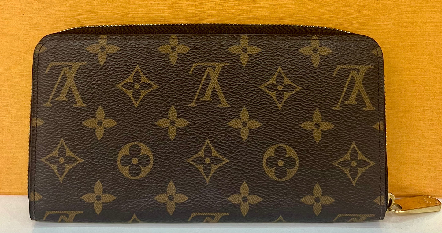Zippy Wallet Monogram