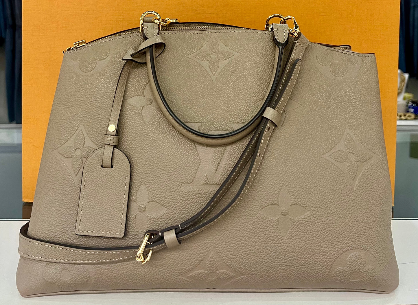 Grand Palais Tourterelle Gray