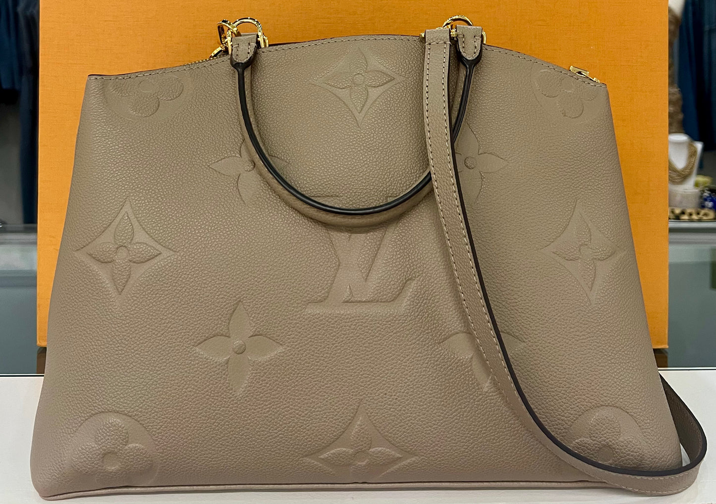 Grand Palais Tourterelle Gray