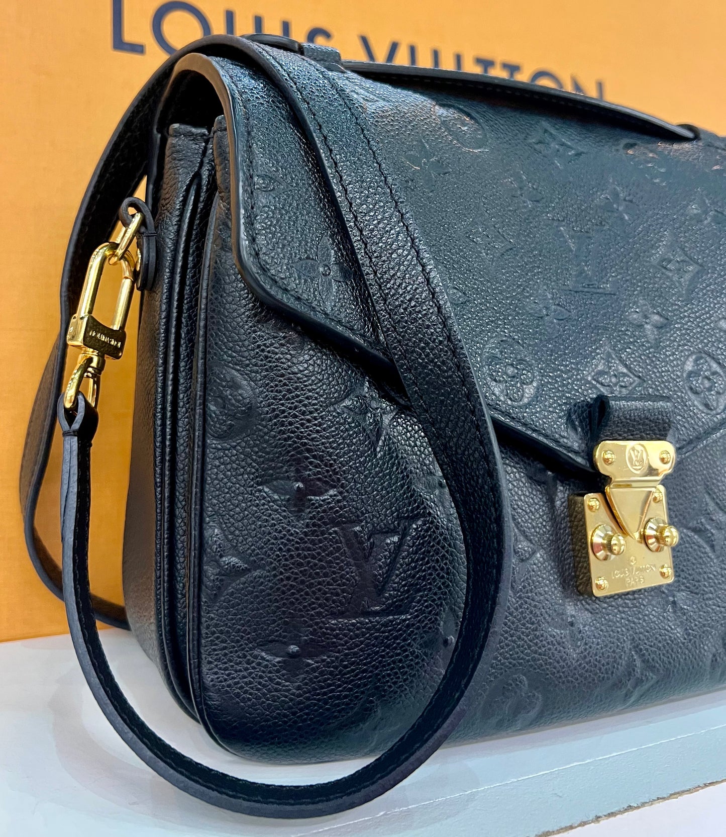 Metis Pochette Black Empreinte