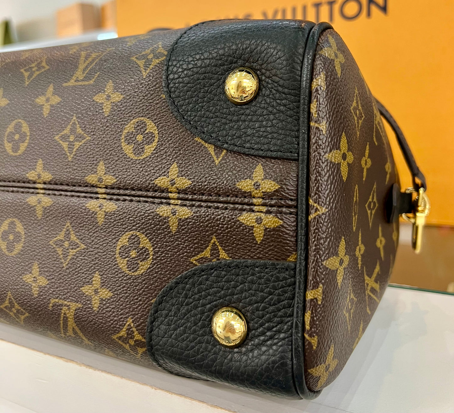 Retrio Monogram/Black