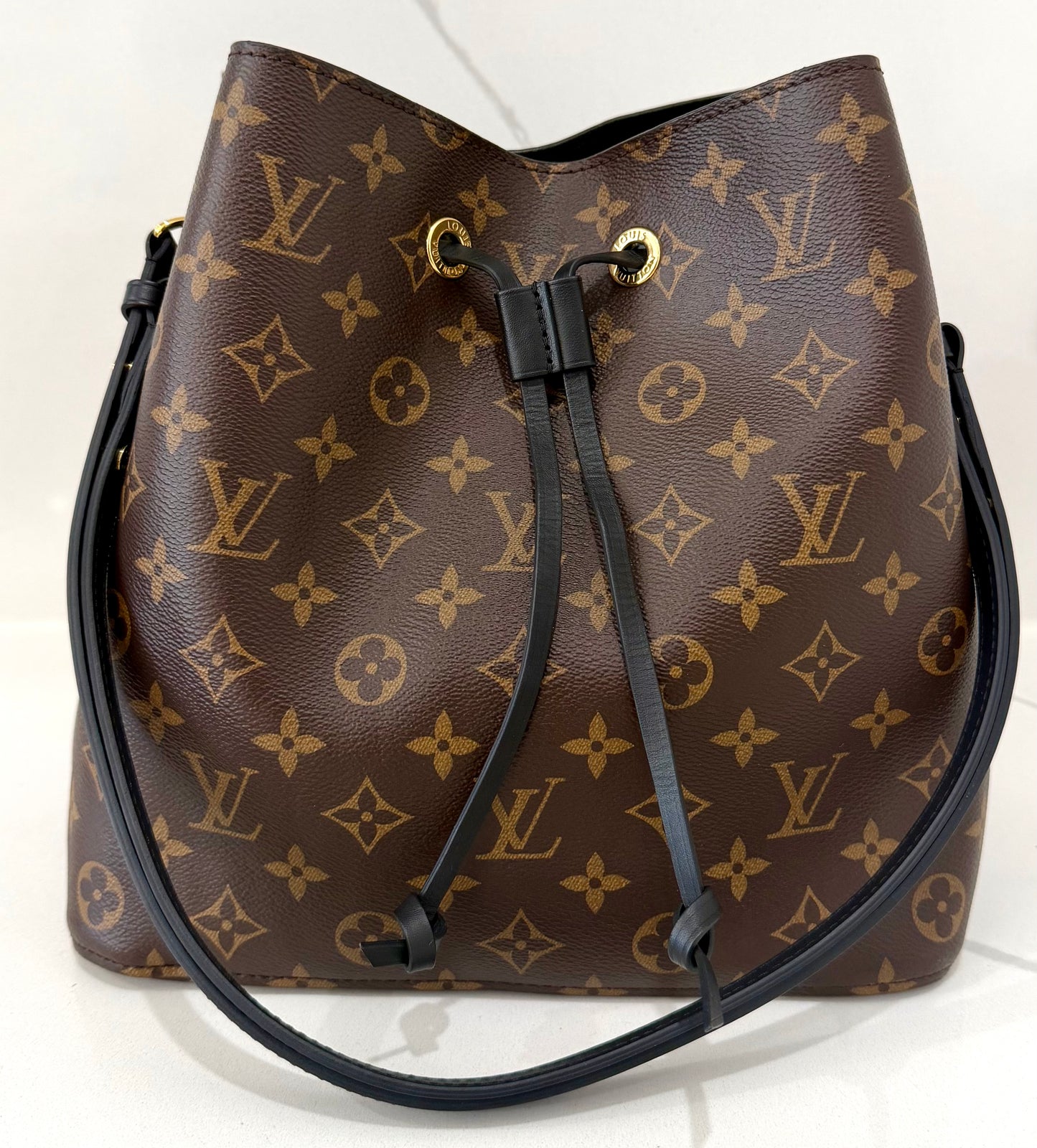 Neo Noe Monogram