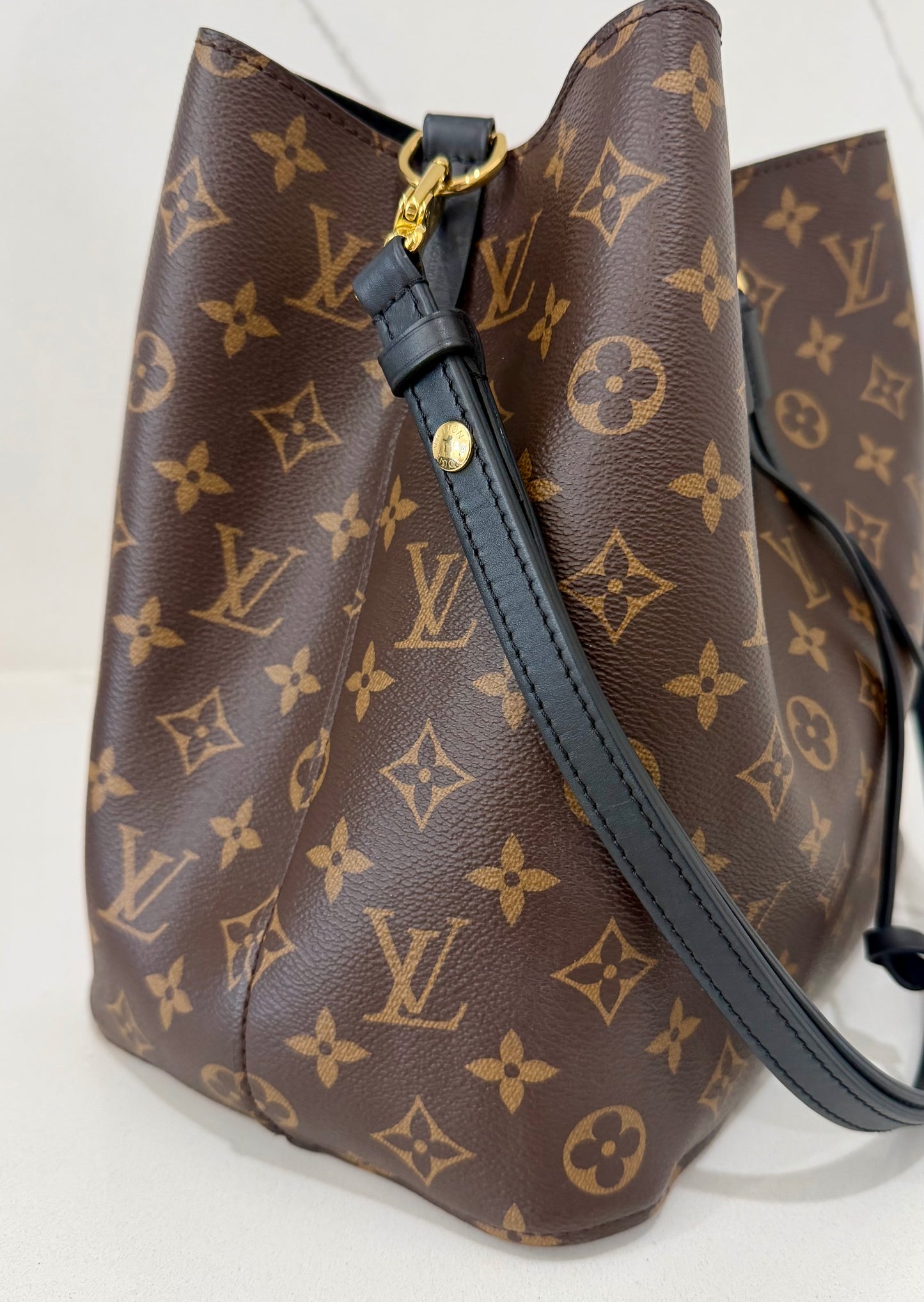 Neo Noe Monogram