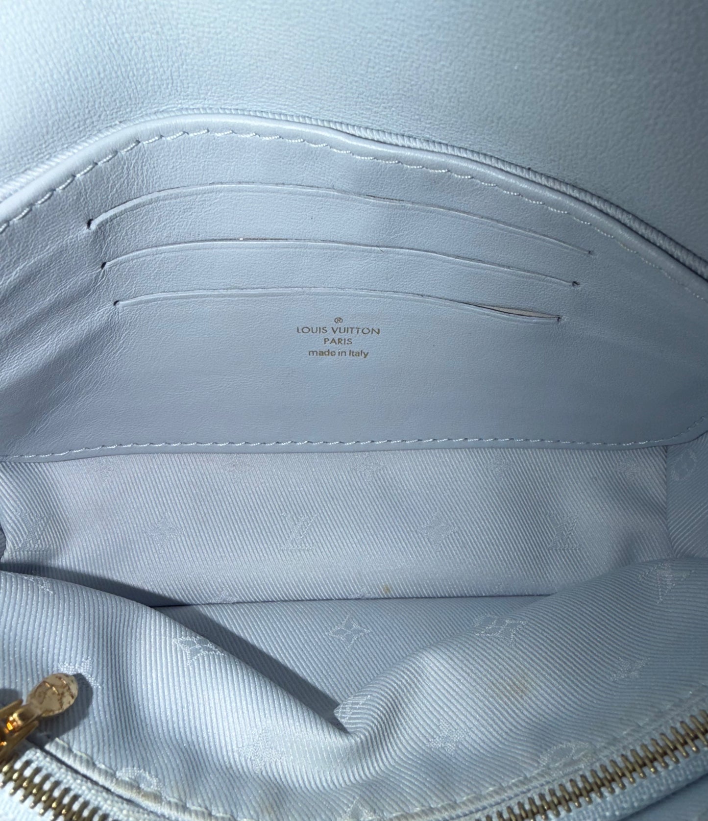 Bubblegram Wallet on Strap