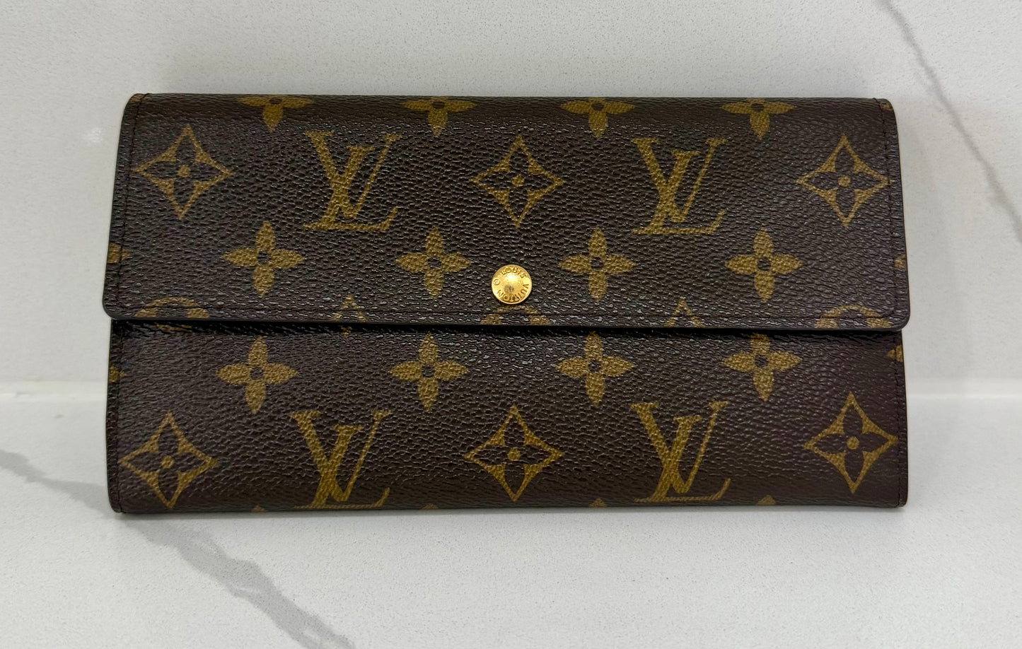 Sarah Wallet Monogram