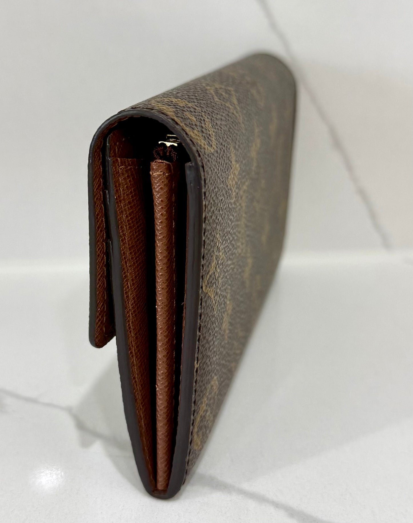 Sarah Wallet Monogram