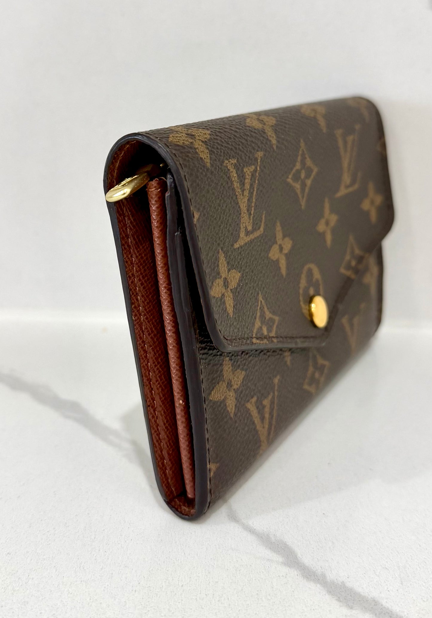 Compact Sarah Wallet