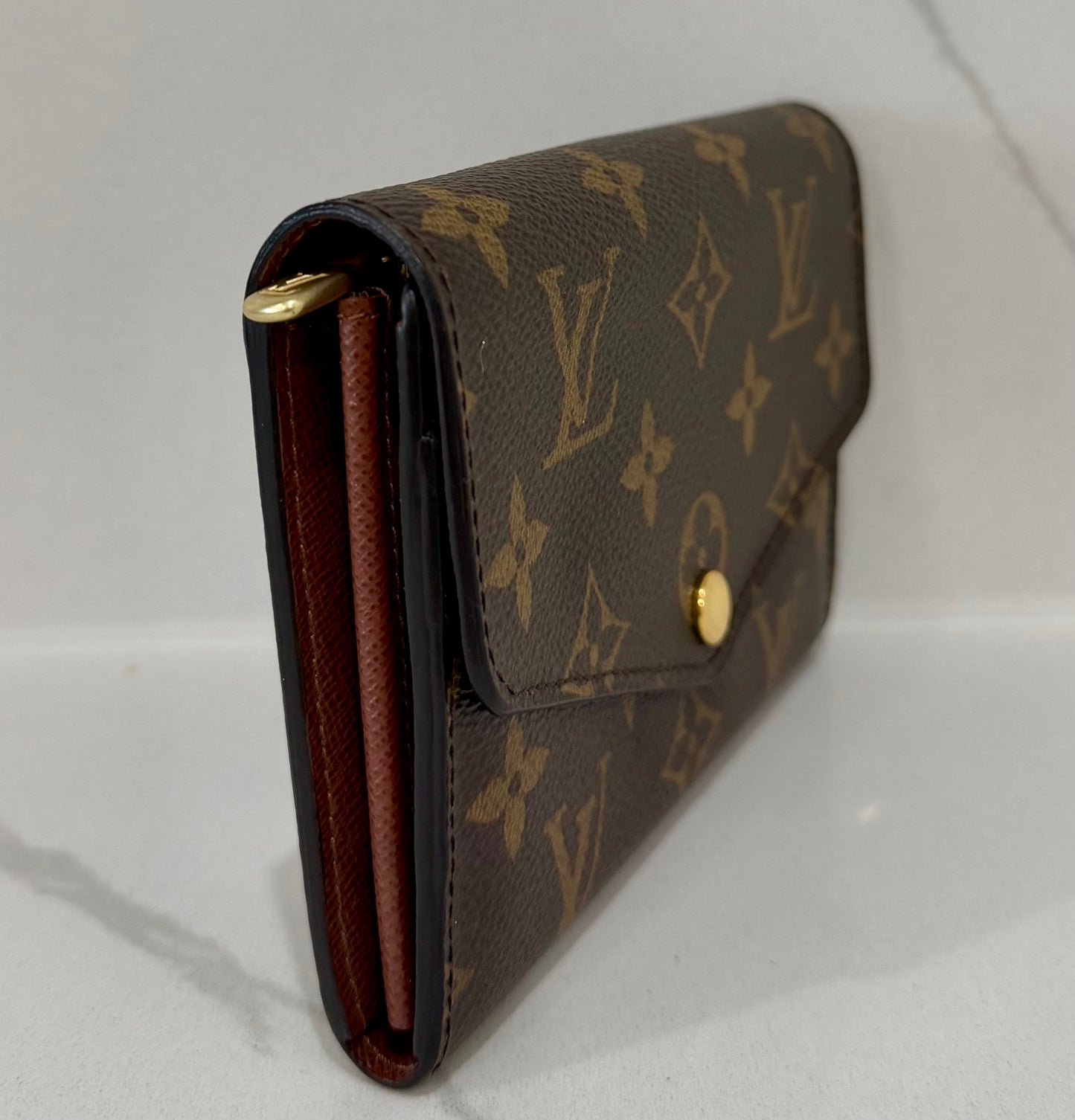 Compact Sarah Wallet