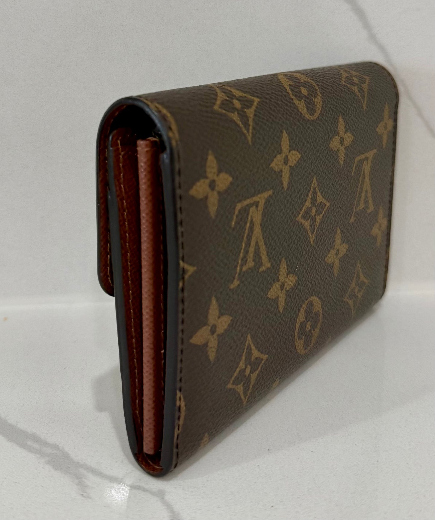 Compact Sarah Wallet