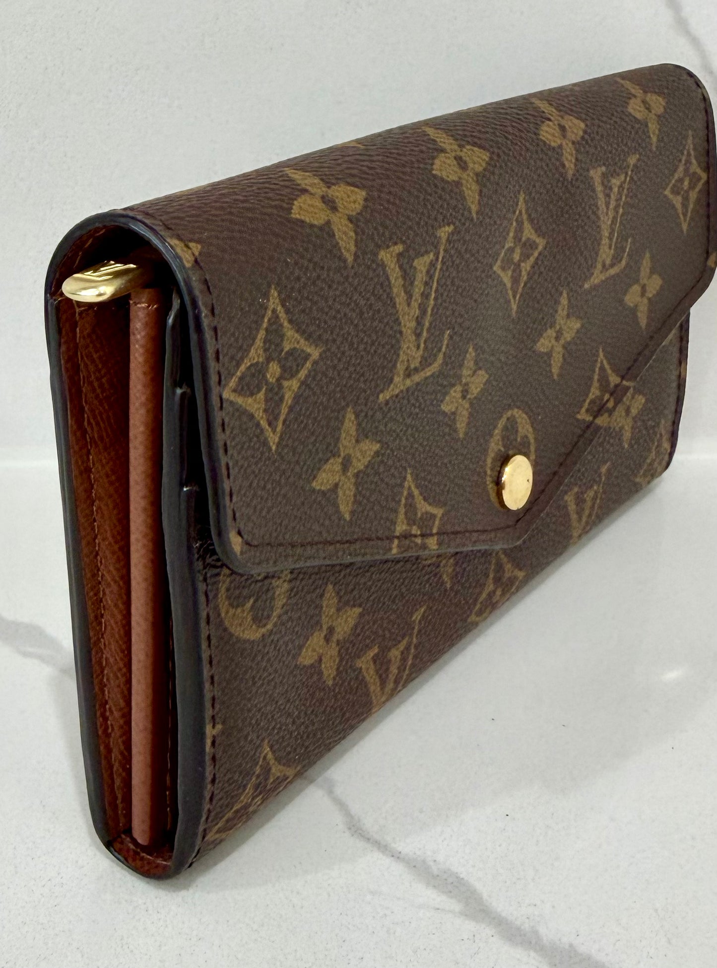 Sarah Wallet Monogram