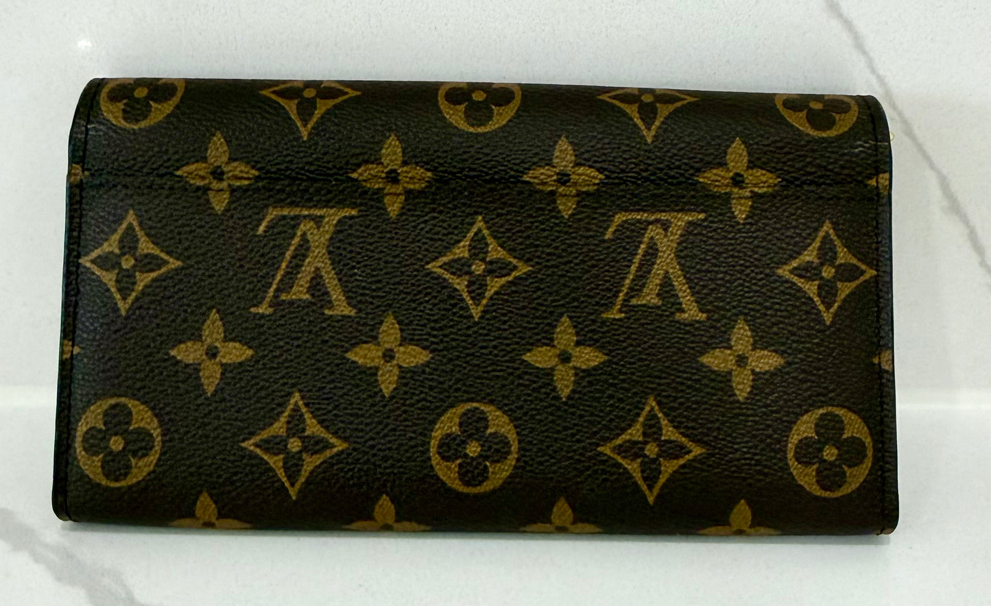 Sarah Wallet Monogram