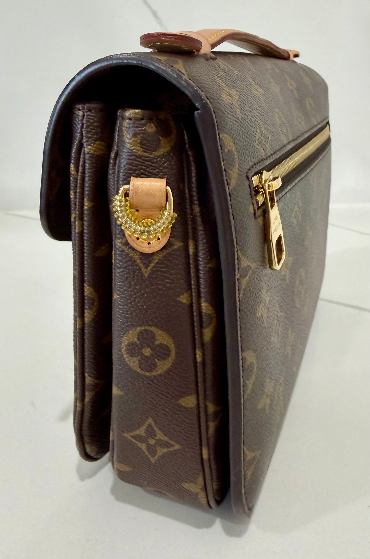 Metis Pochette Monogram