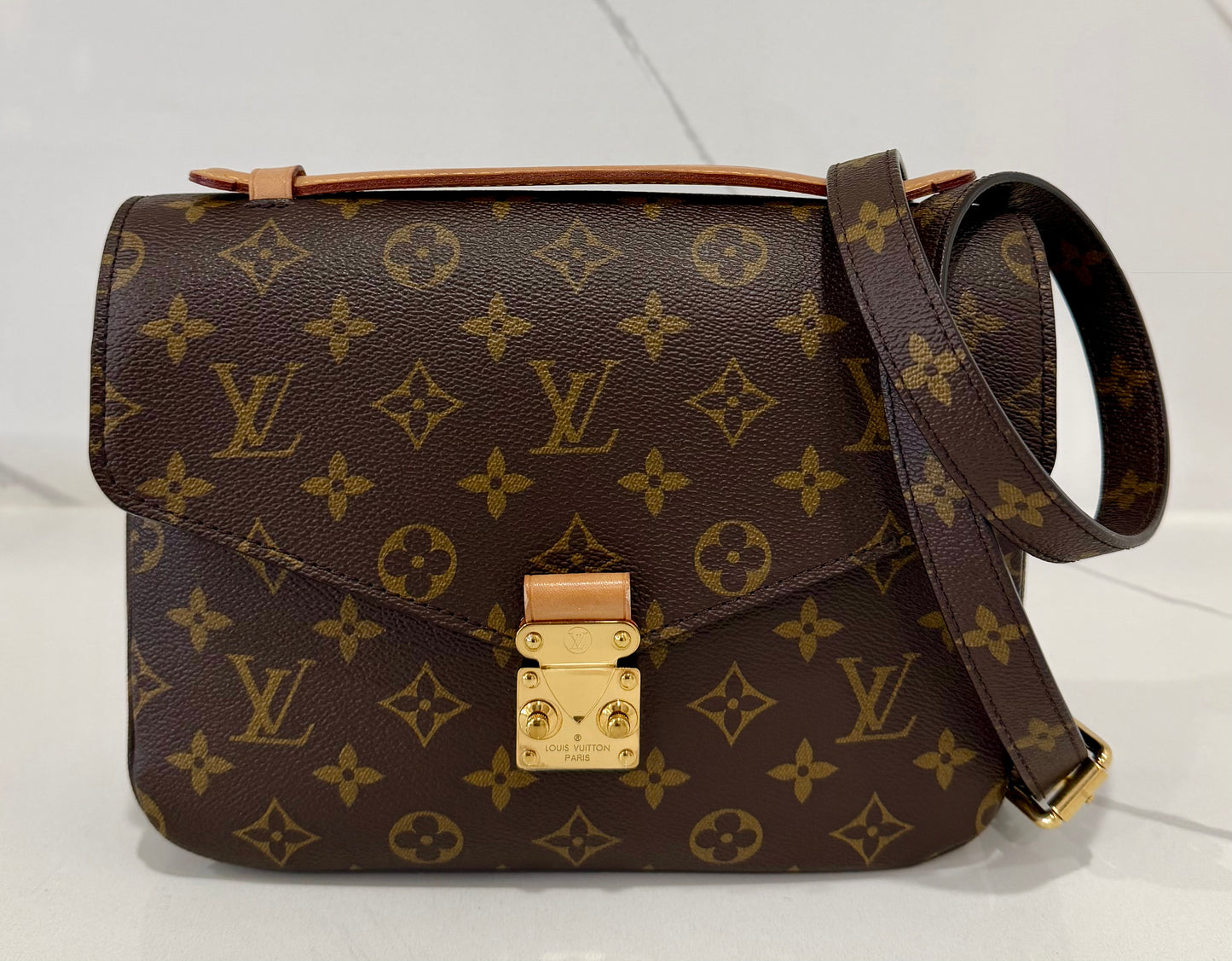 Metis Pochette Monogram
