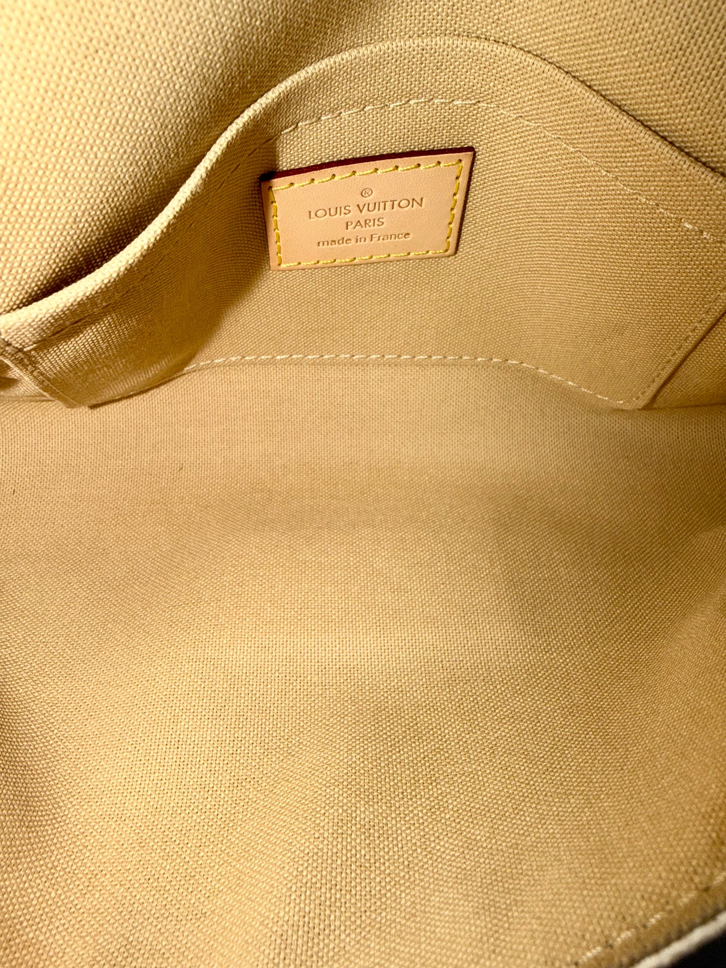 Favorite PM Damier Azur