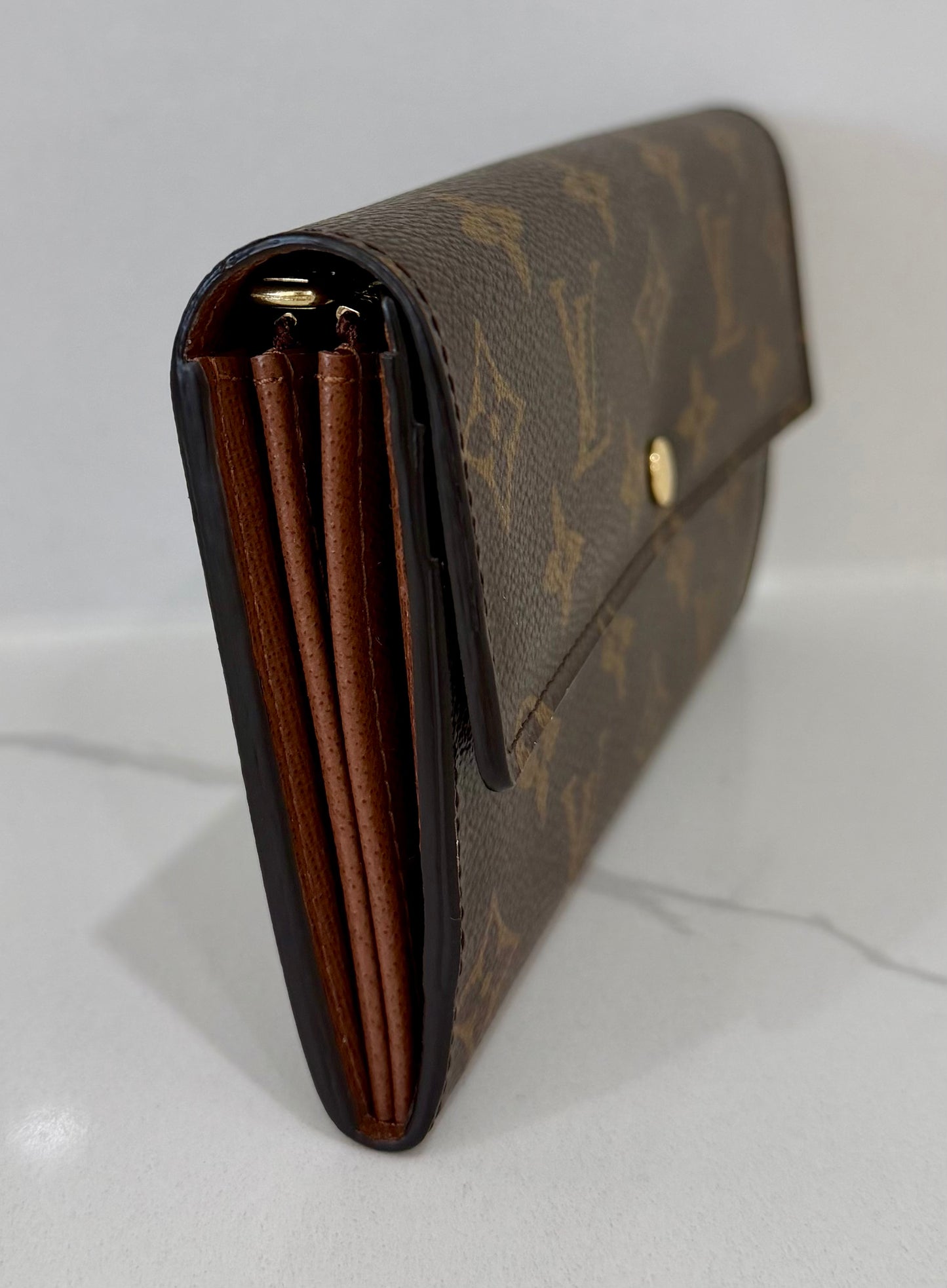 Sarah Wallet Monogram