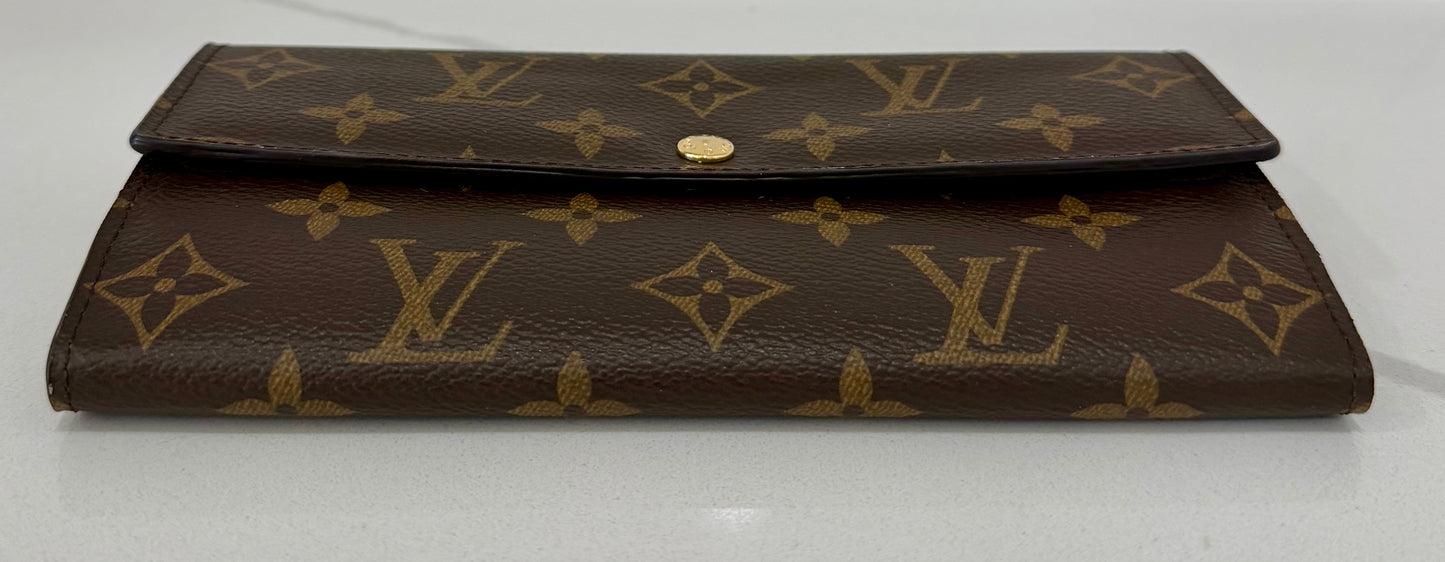 Sarah Wallet Monogram