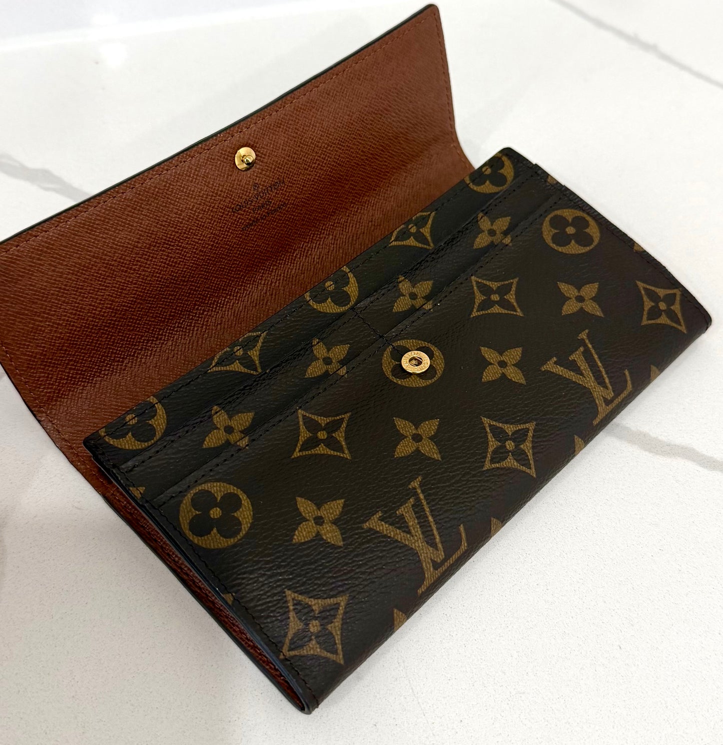 Sarah Wallet Monogram