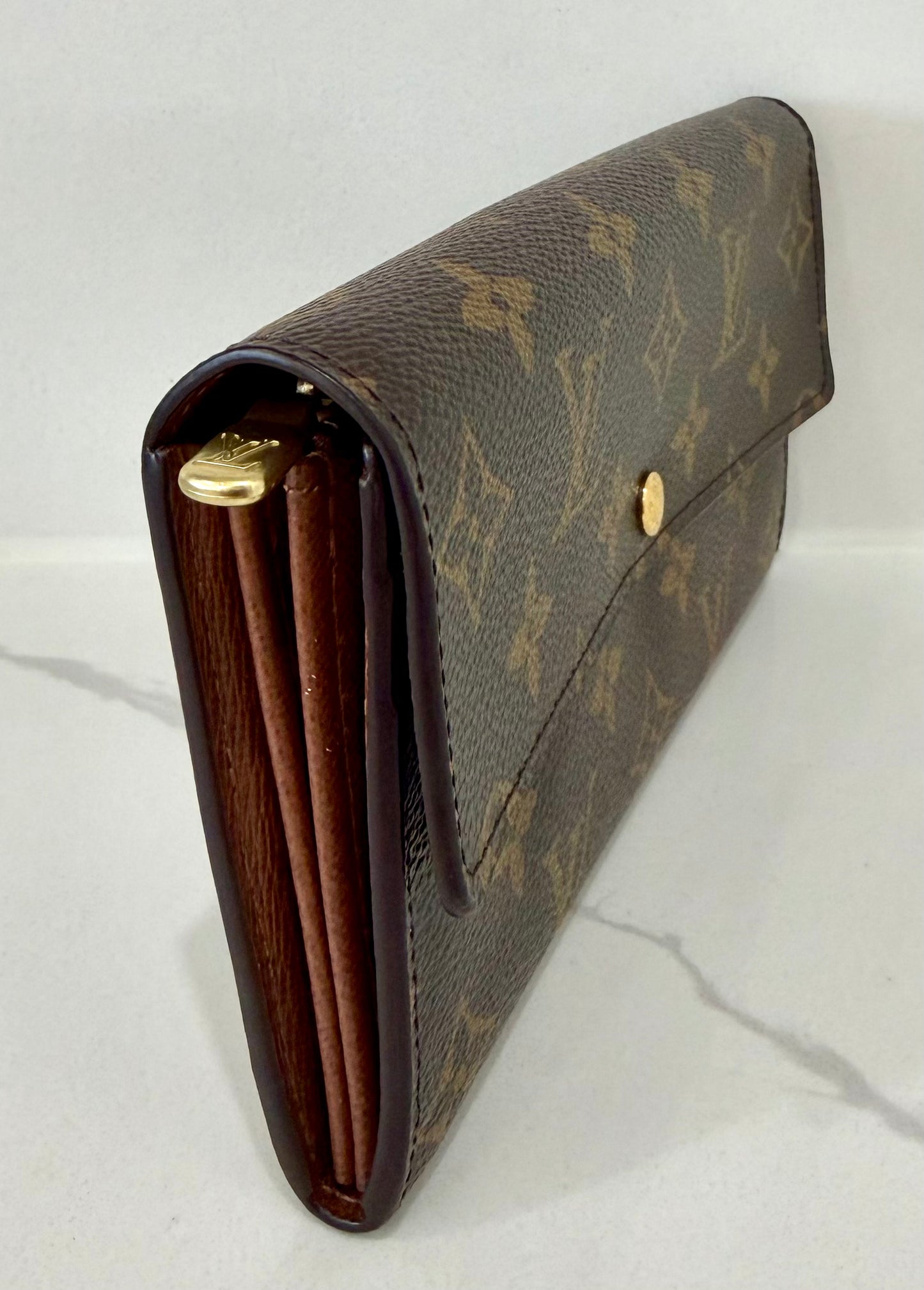 Sarah Wallet Monogram