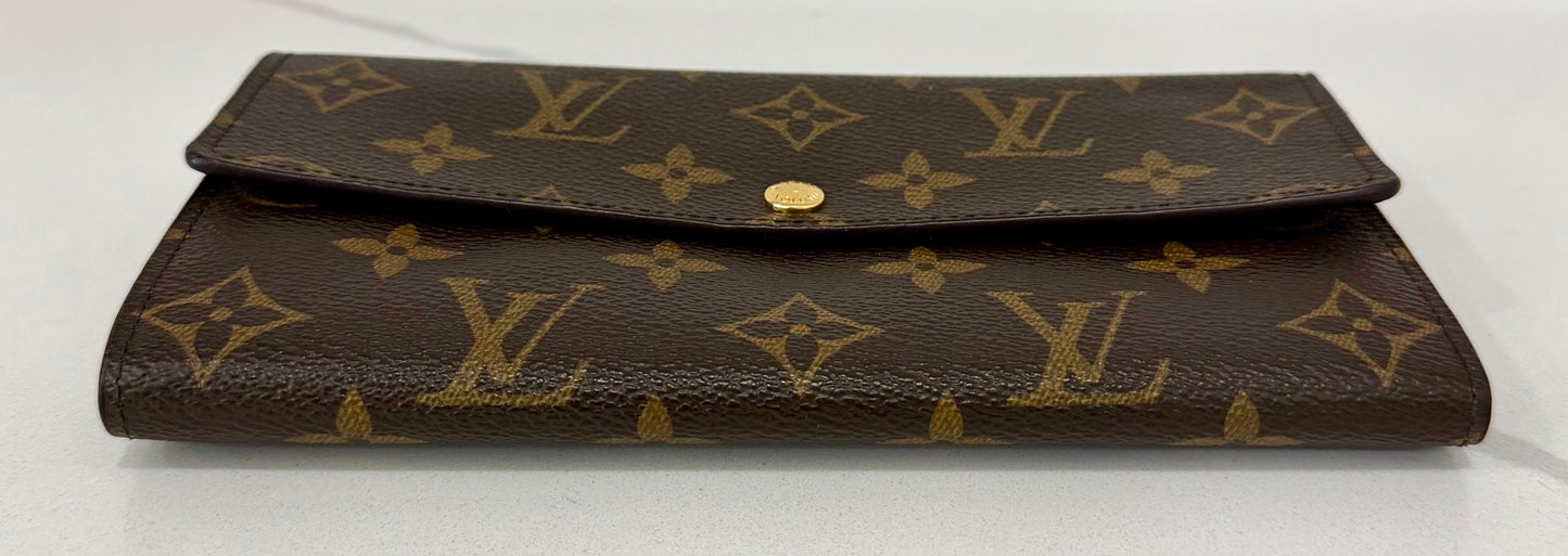 Sarah Wallet Monogram