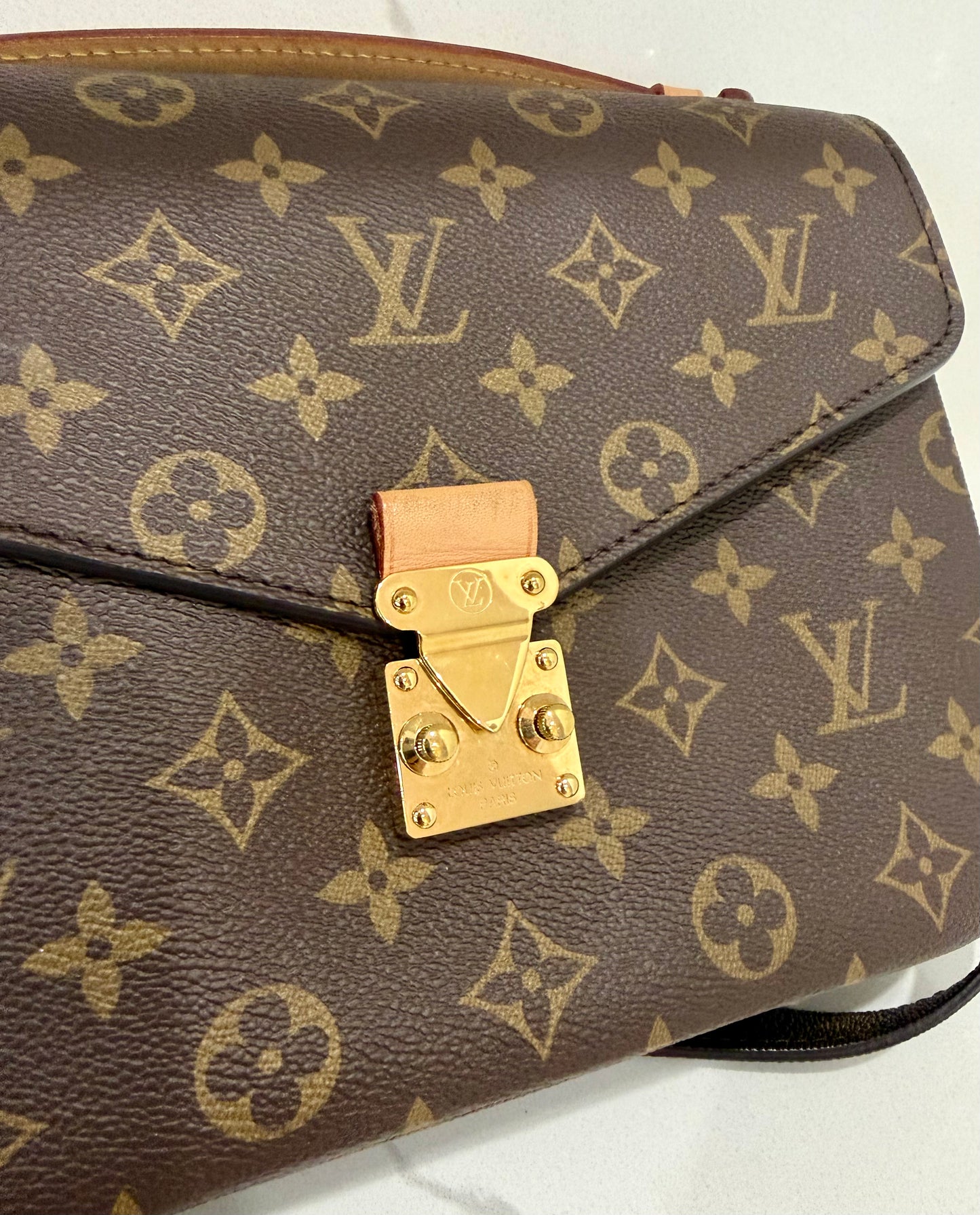 Métis Pochette Monogram