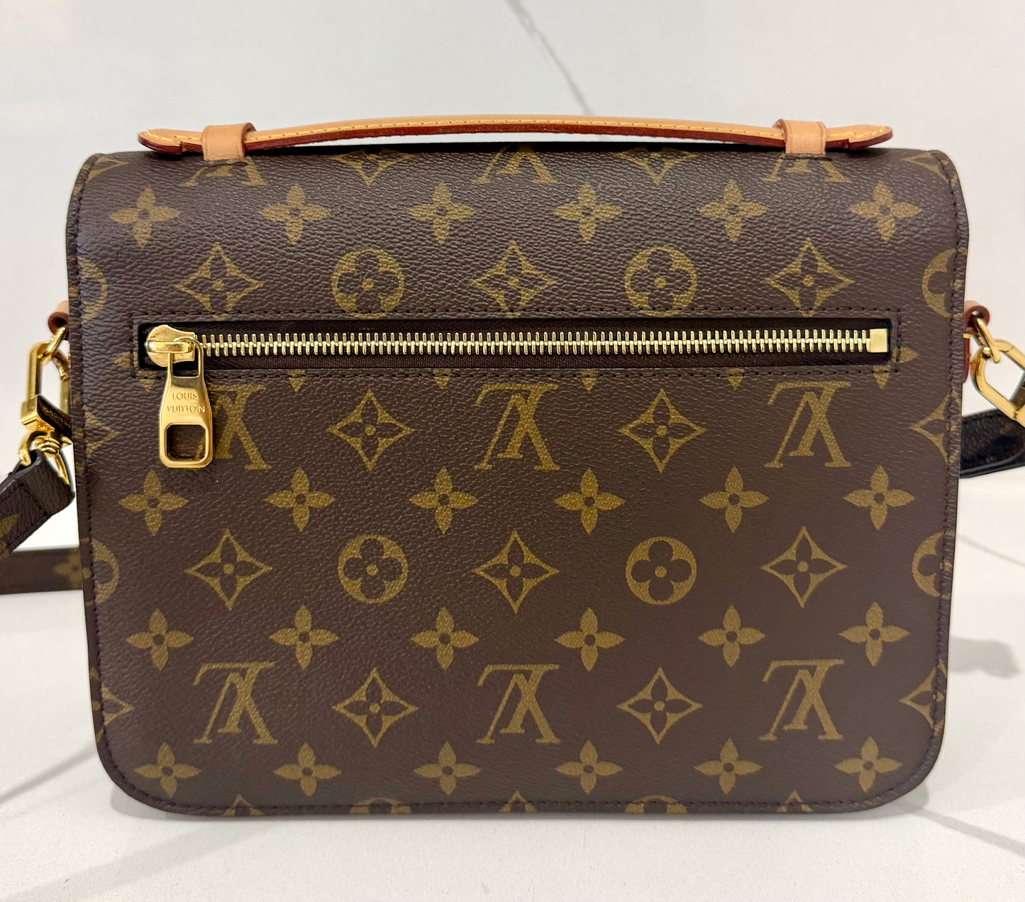 Métis Pochette Monogram
