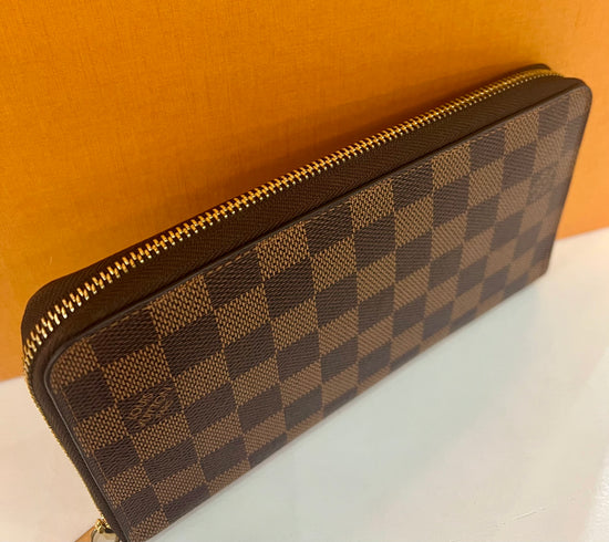 Damier Ebene Zippy Organizer Wallet