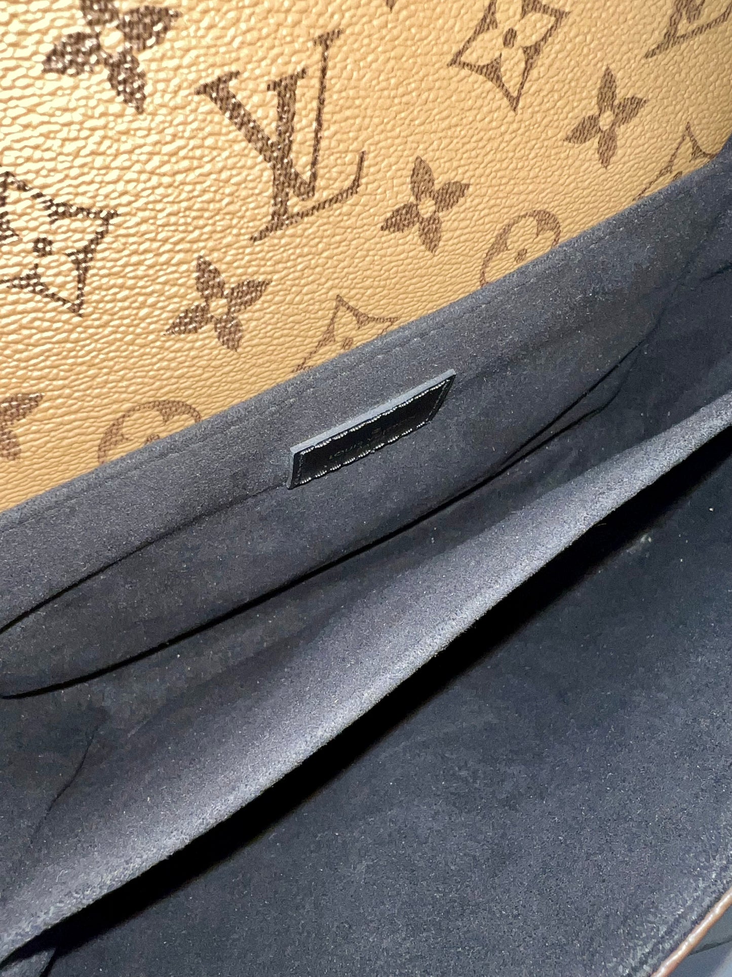 Metis Pochette Reverse