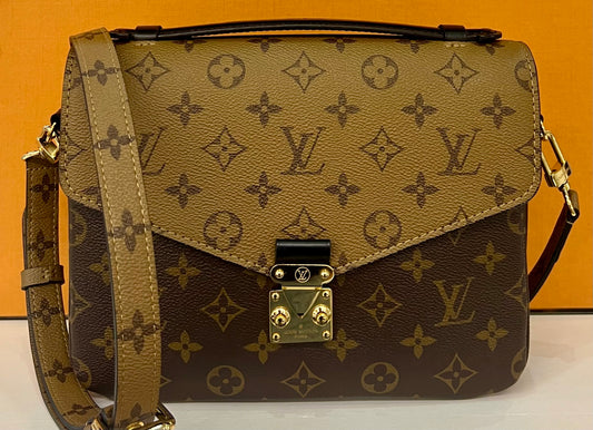 Metis Pochette Reverse