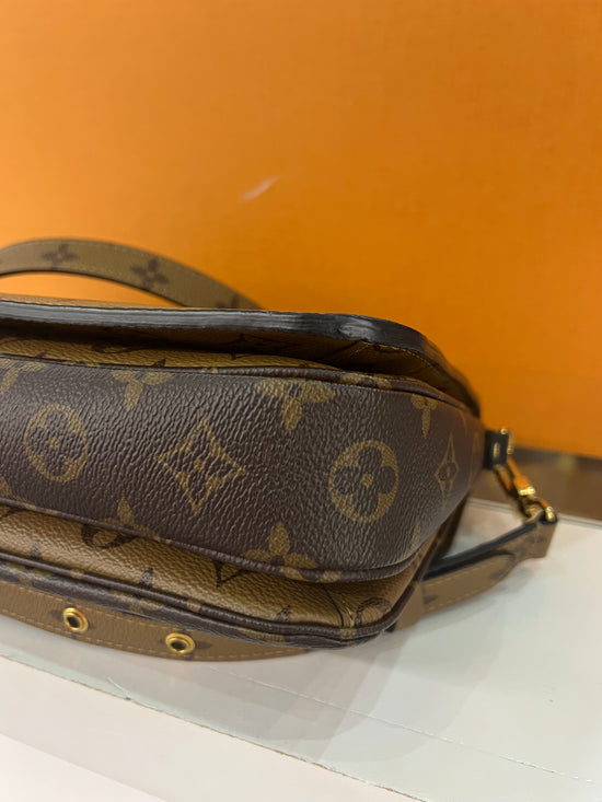 Metis Pochette Reverse Monogram